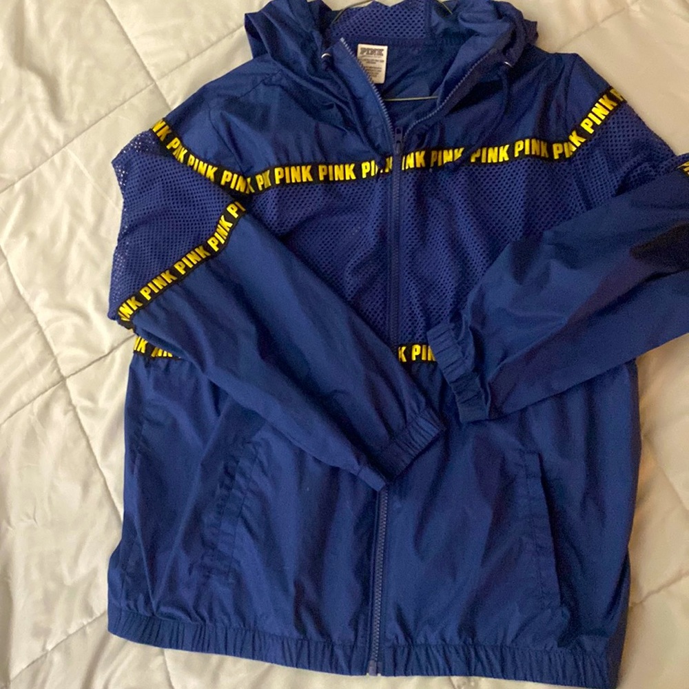 Victoria secret windbreaker/M/L